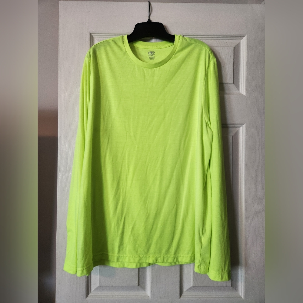 Athletic Works Green Long Sleeve Tee